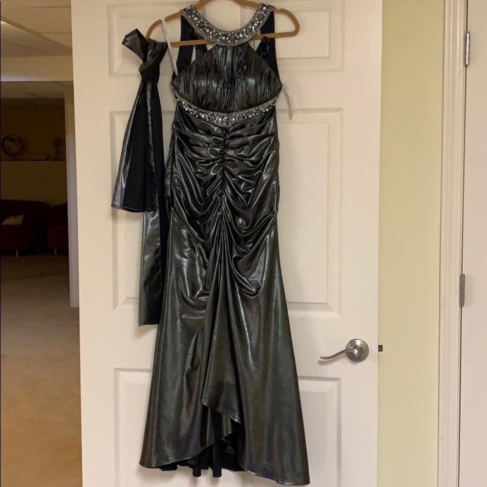 Metallic Detailed Gown